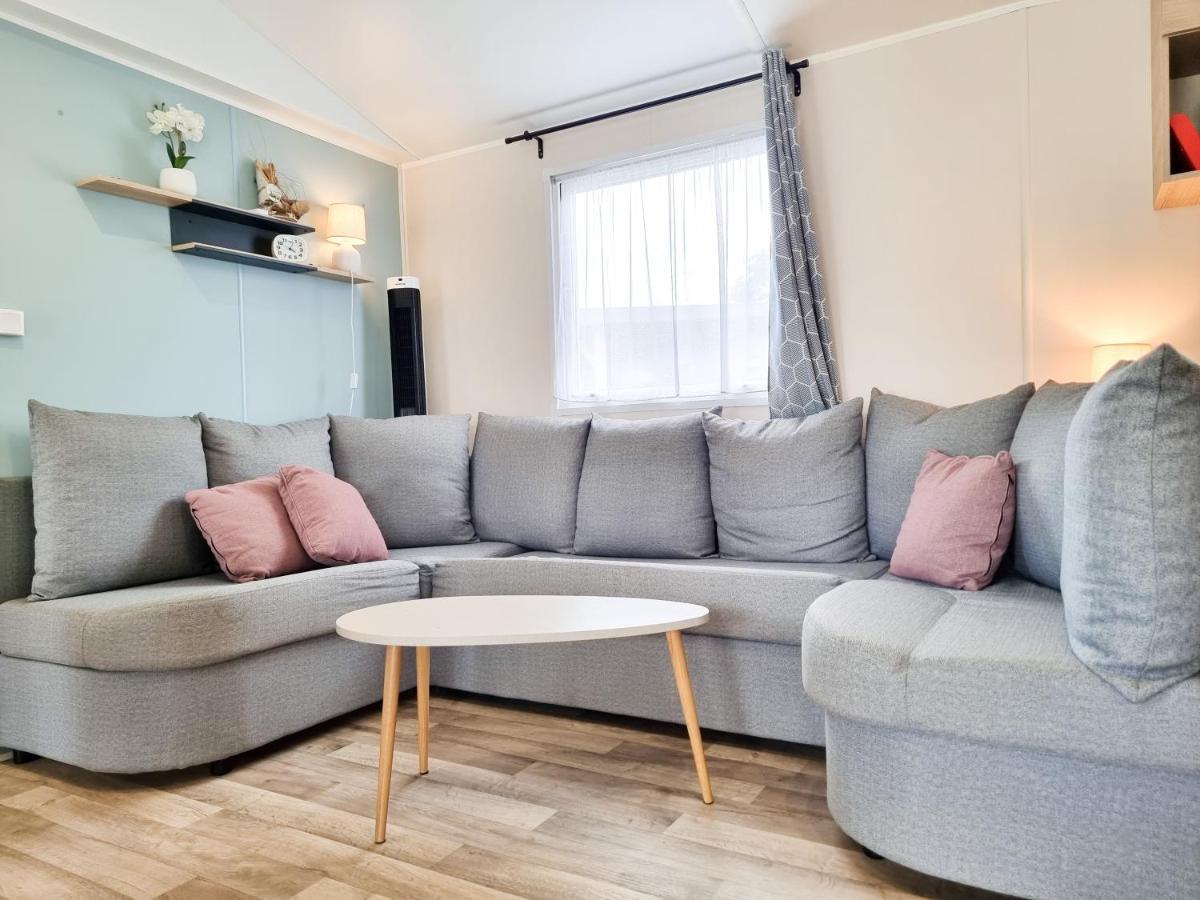 Prachtig Chalet Ok50 D12 Op Familiecamping Oostkapelle Luaran gambar