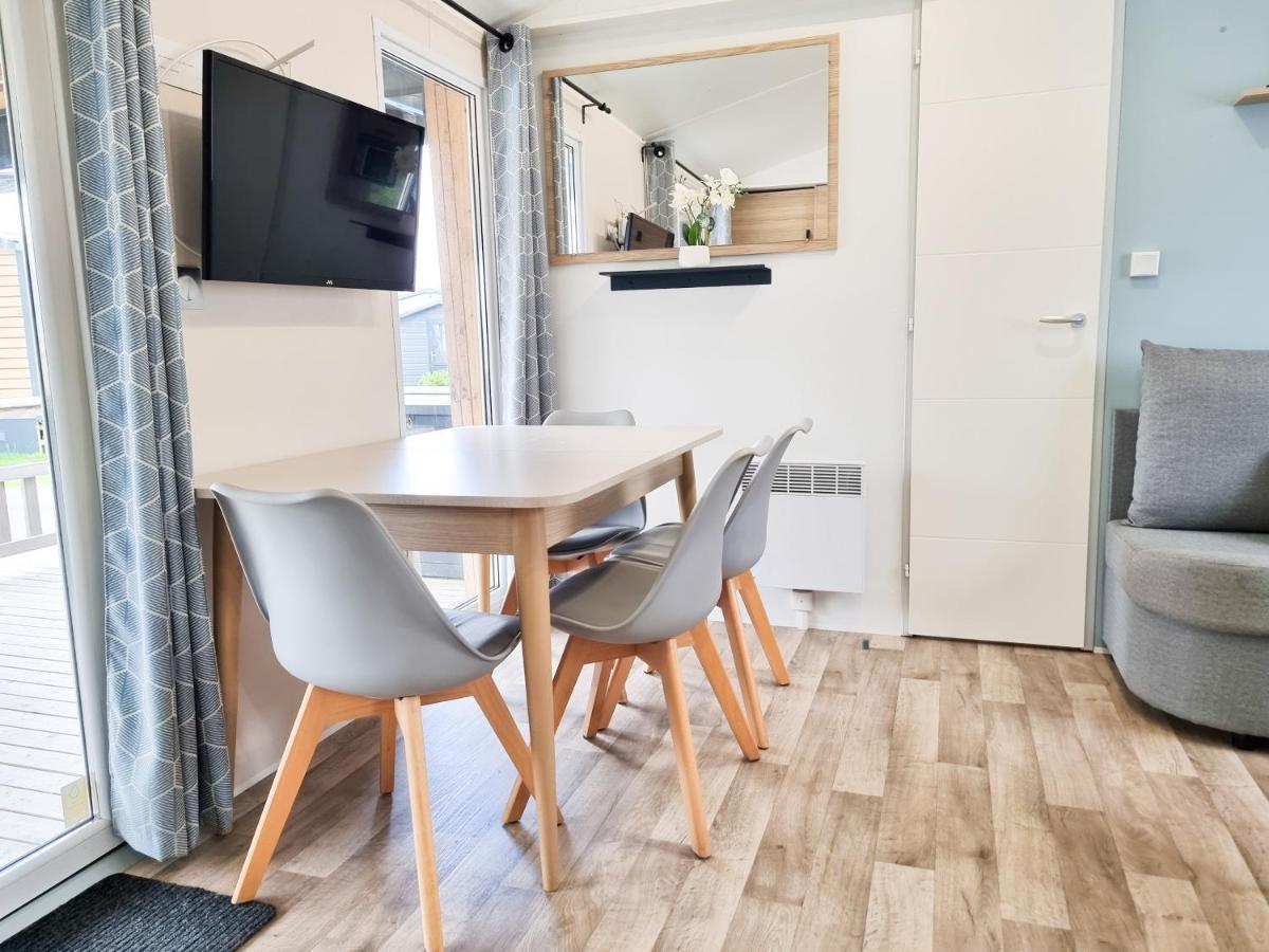 Prachtig Chalet Ok50 D12 Op Familiecamping Oostkapelle Luaran gambar
